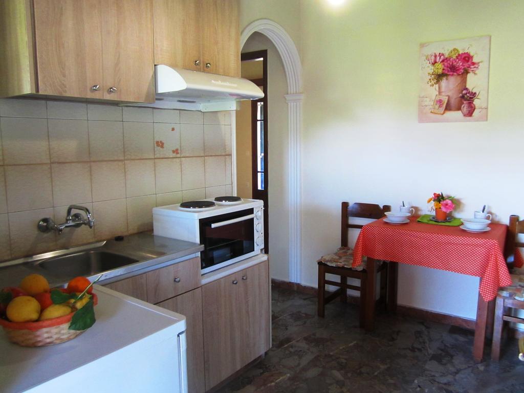 Varvara Studios & Apartments I Peroulades  Kamer foto