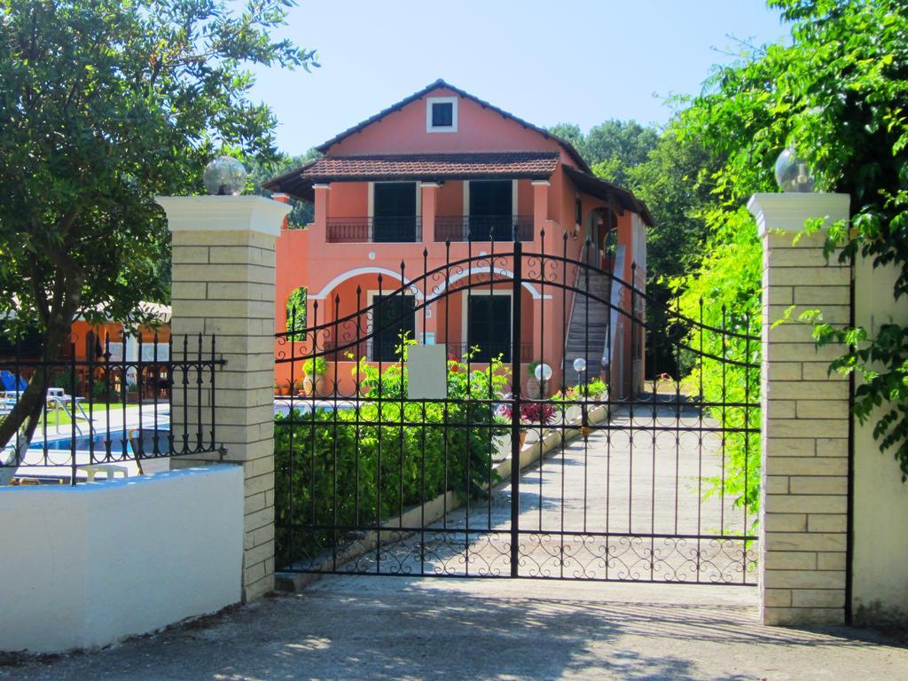 Varvara Studios & Apartments I Peroulades  Buitenkant foto